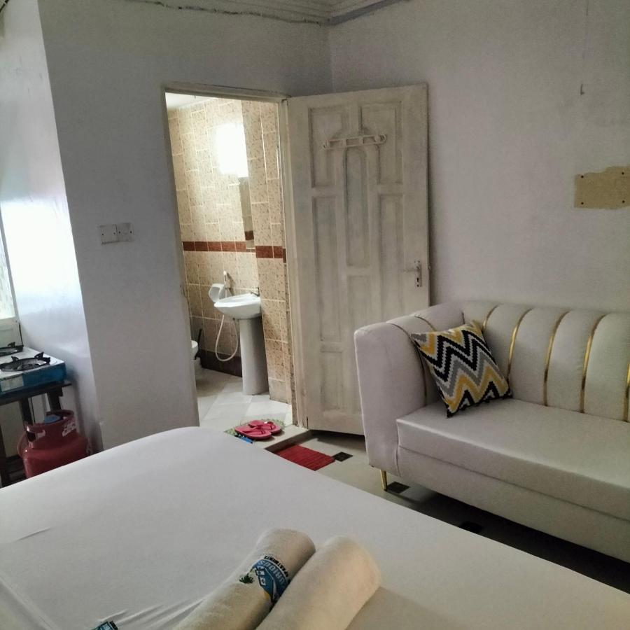 Luxurious Studio Apartments 몸바사 외부 사진