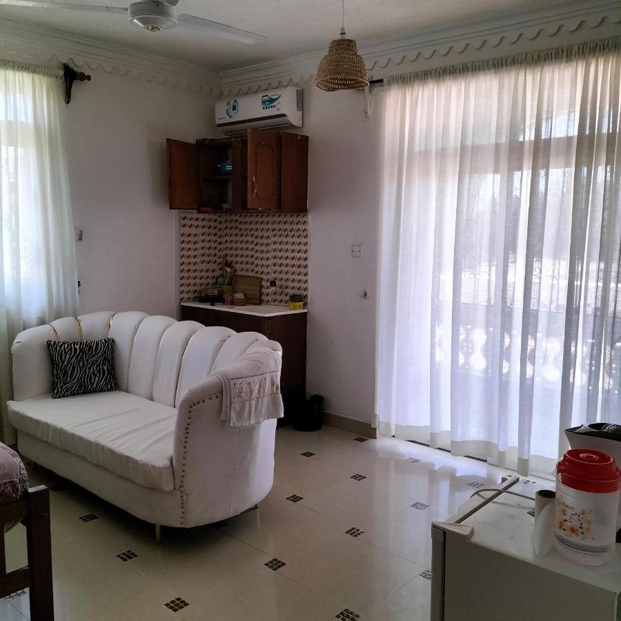 Luxurious Studio Apartments 몸바사 외부 사진